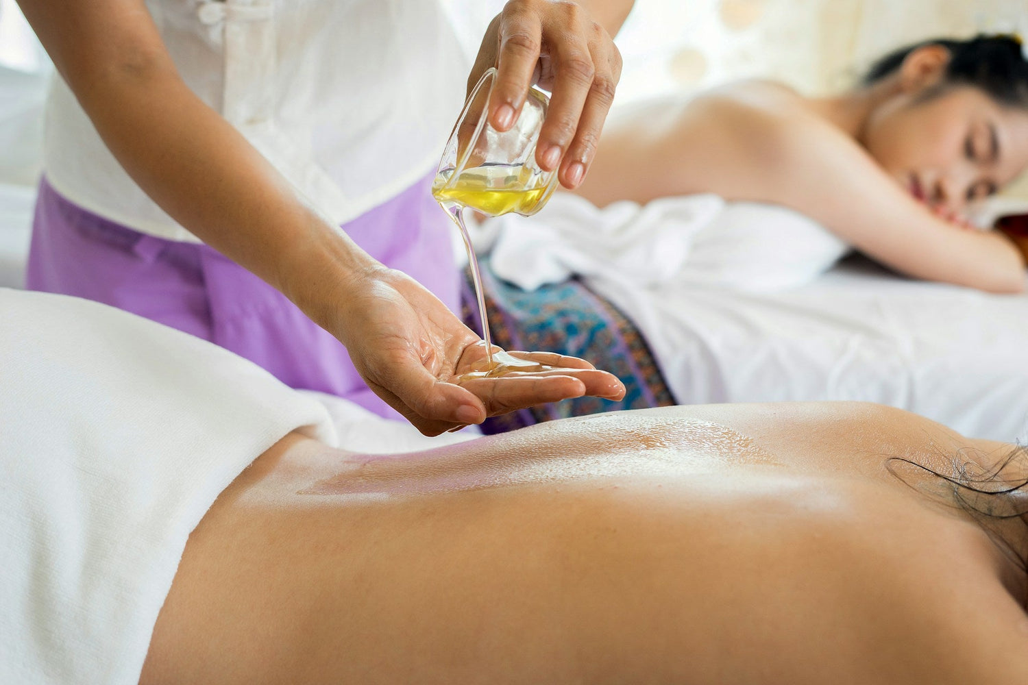Shoulder Blade Massage: 4 Simple Techniques for Pain Relief