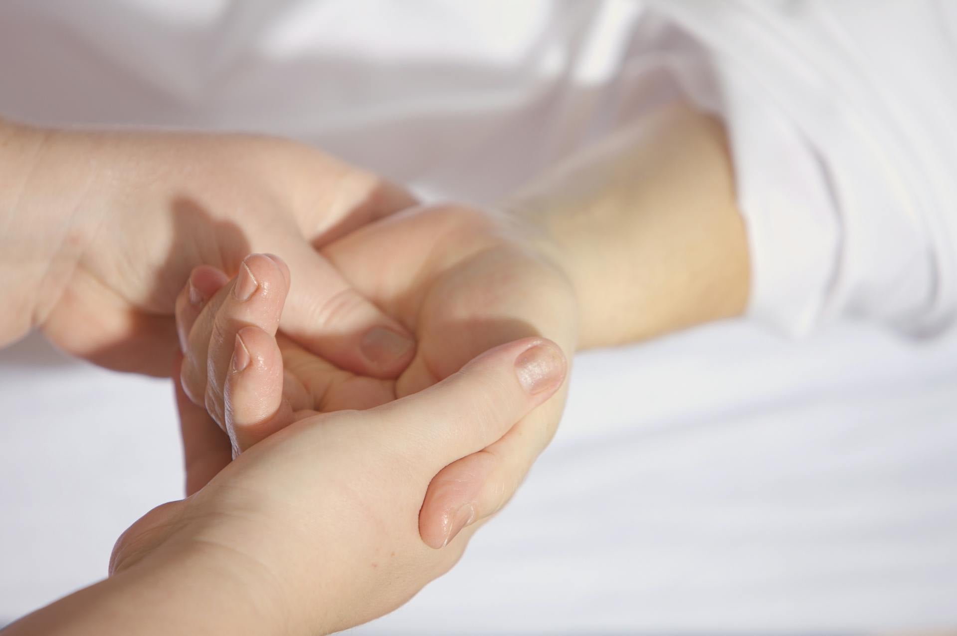 7 Health Benefits of Hand Massage: Strength, Mobility, & More