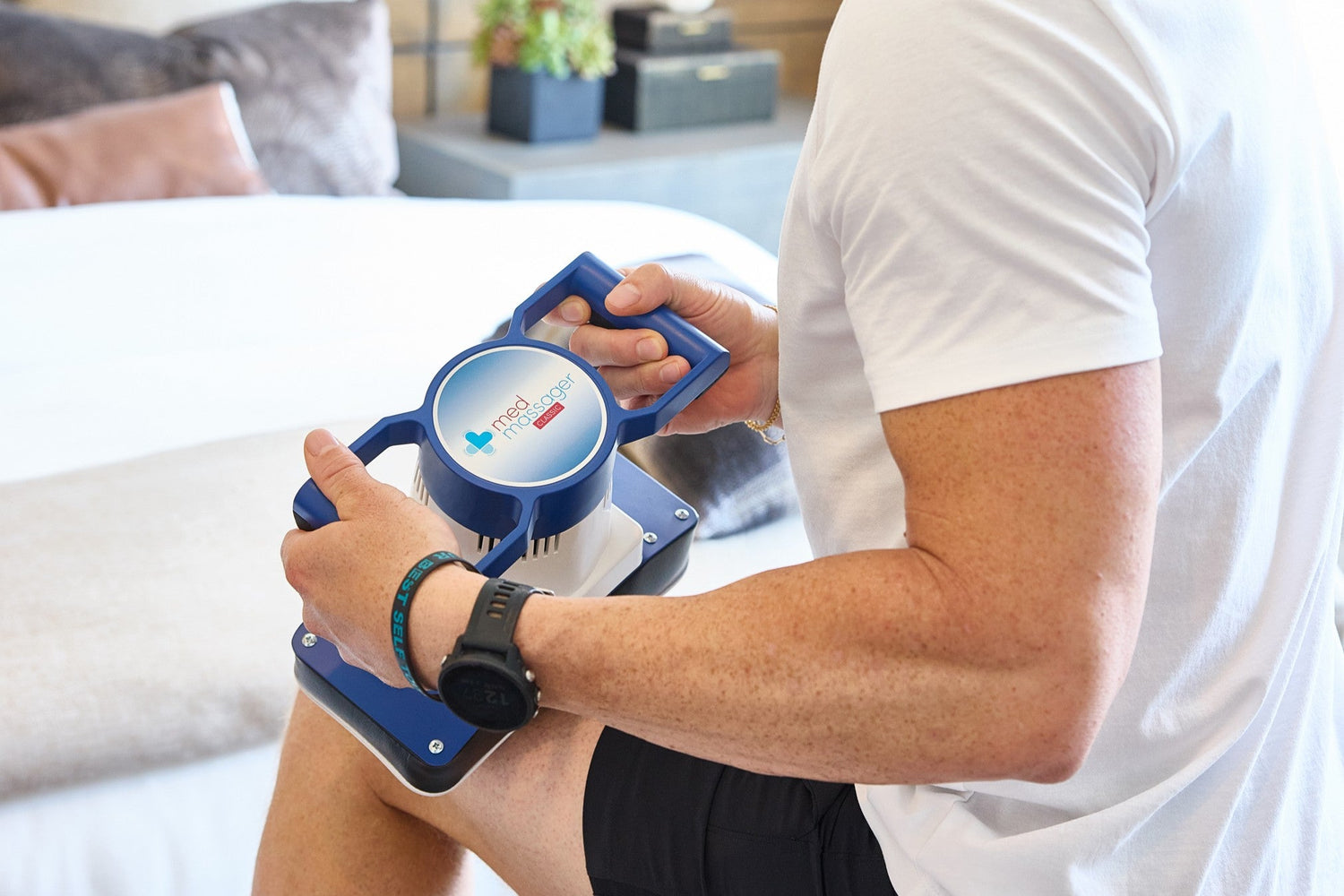 How To Massage the Rectus Femoris (Front of Thigh): 4 Ways