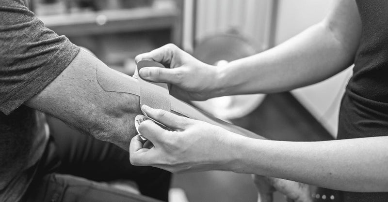 Tennis Elbow Massage: Techniques & Recovery Routine