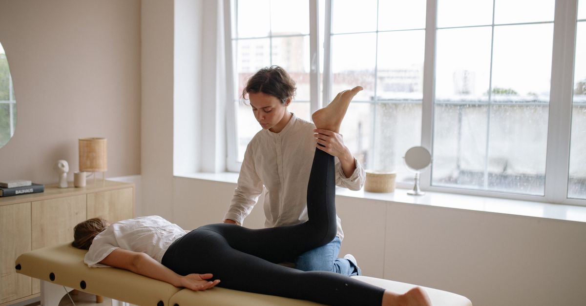 Spinal Stenosis Leg Symptoms: Causes, Patterns & Relief