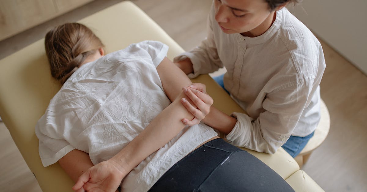 Wrist Massage for Pain: Techniques & Daily Routine