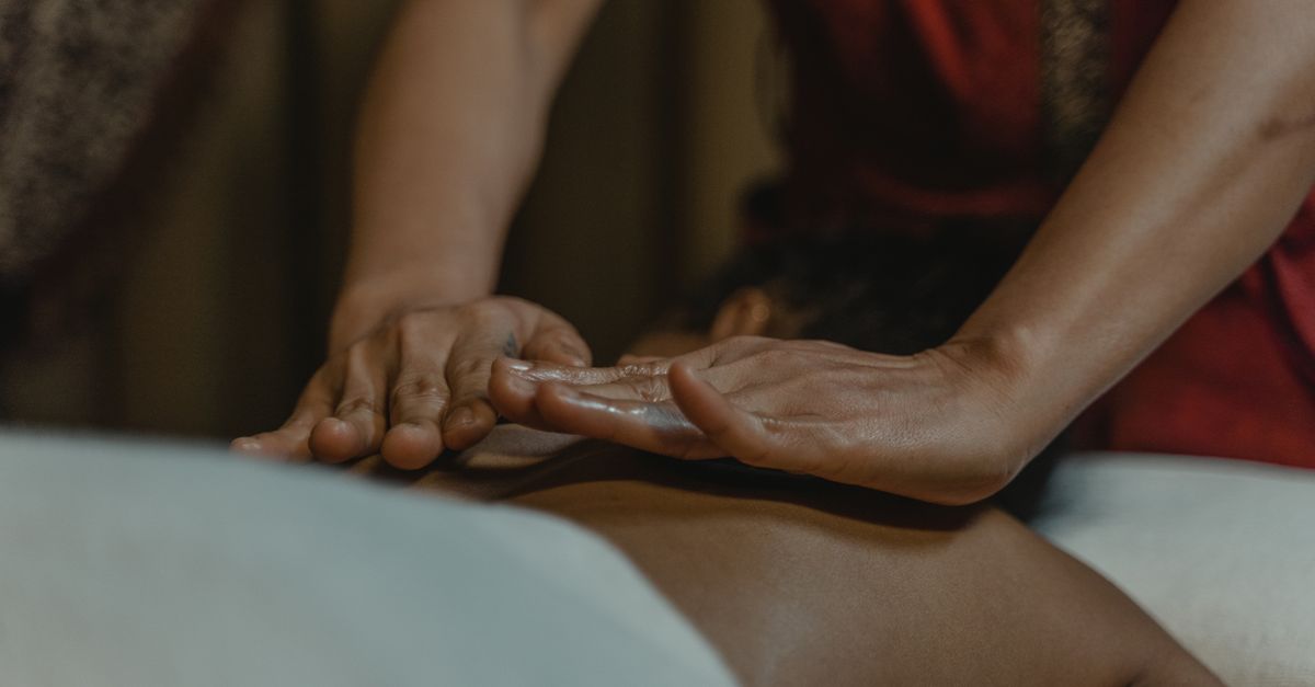 Massage After a Long Flight: Post-Flight Recovery Routine