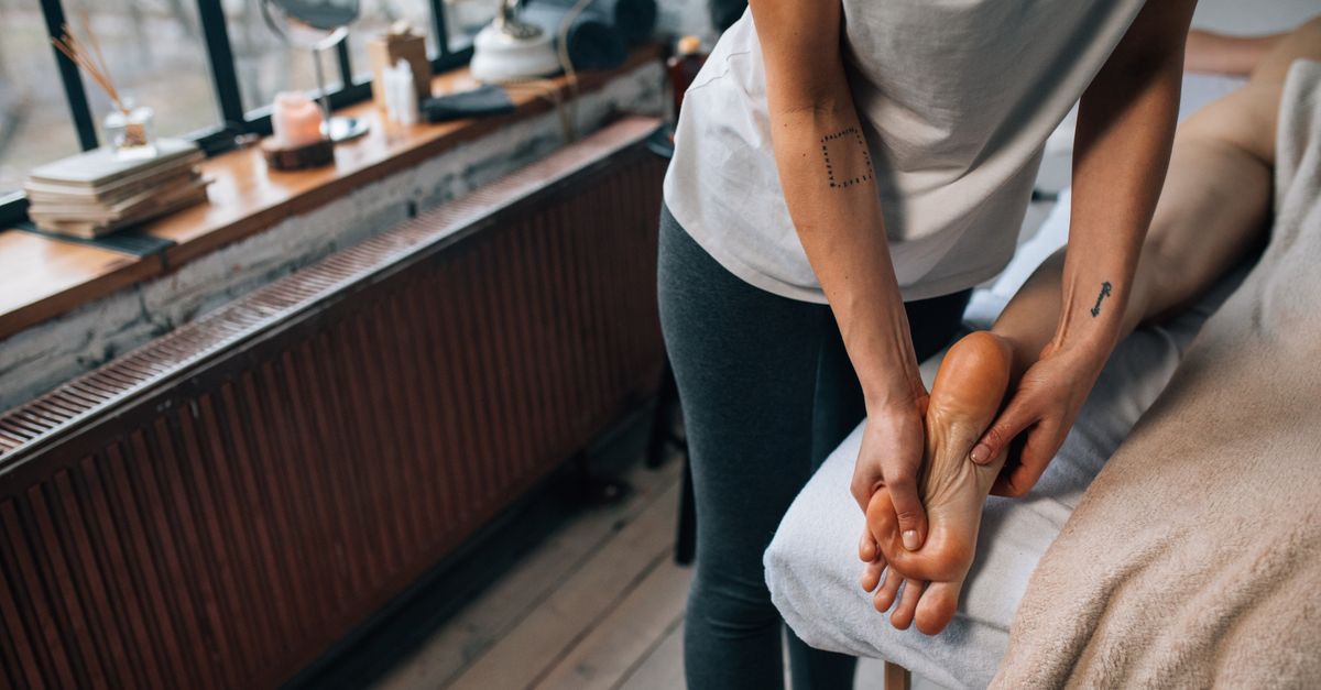 Best Foot Massager: Buying Guide & Top Picks