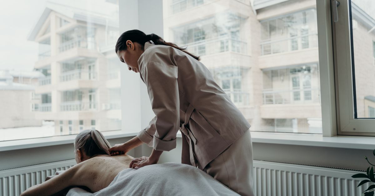 Does Massage Burn Calories? What the Physiology Actually Shows