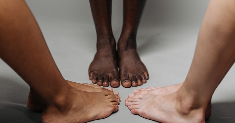 Foot Massager Barefoot or Socks: How to Choose
